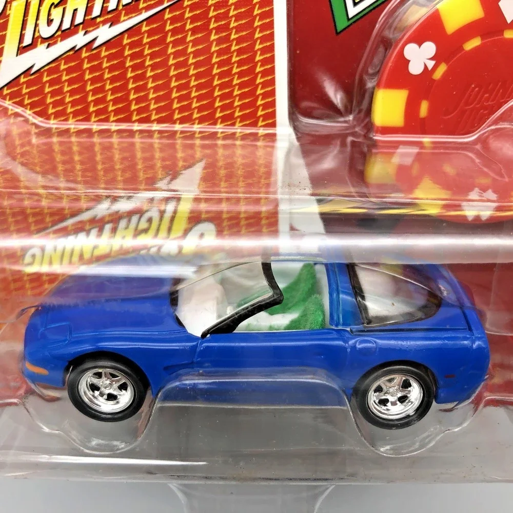 Johnny Lightning Poker 2002 Chevrolet Corvette Blue Diecast 1/64 with Poker Chip